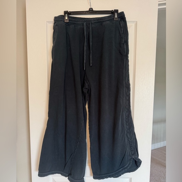 Three Bird Nest, so comfy wide leg pants - Picture 4 of 6